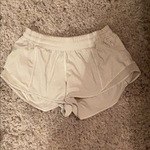 Lulu lemon hotty hot short II - white